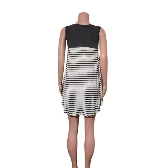 Zenana premium gray stripe Swing Sleeveless Pocket Dress Size L - Picture 4 of 5